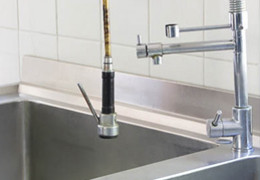 Equipamiento esencial para fregadero de acero inoxidable optimizado en su restaurante